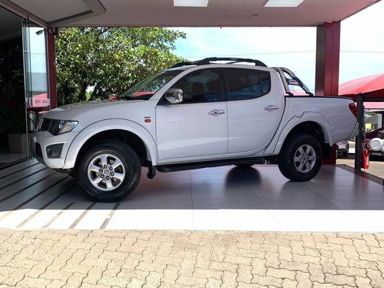 MITSUBISHI L200 TRITON 3.2 HPE 4X4 CD 16V TURBO INTERCOOLER DIESEL 4P AUTOMÁTICO